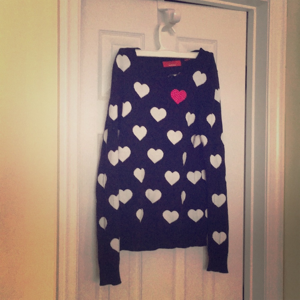 RED Sacks Fifth sweater